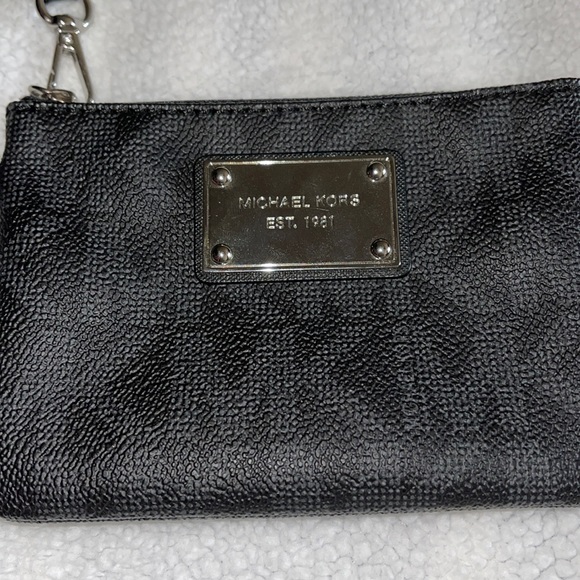 NWOT Michael Kors Small Black Wristlet - Picture 5 of 15